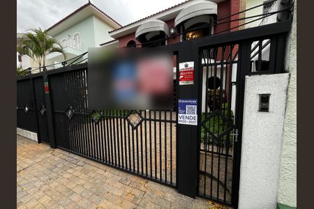 Casa à venda com 364m², 3 quartos e 6 vagasFachada / Placa