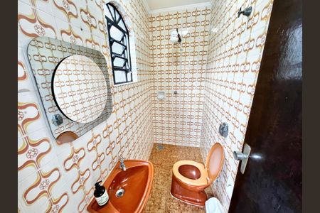 Casa à venda com 364m², 3 quartos e 6 vagasBanheiro de serviço