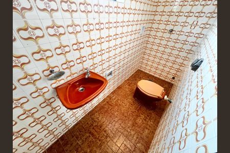 Casa à venda com 364m², 3 quartos e 6 vagasBanheiro da Edícula