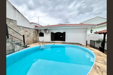 Casa à venda com 364m², 3 quartos e 6 vagasÁrea comum - Piscina