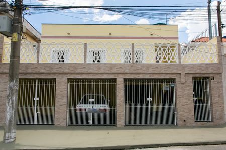 Casa para alugar com 80m², 3 quartos e 2 vagasFachada 