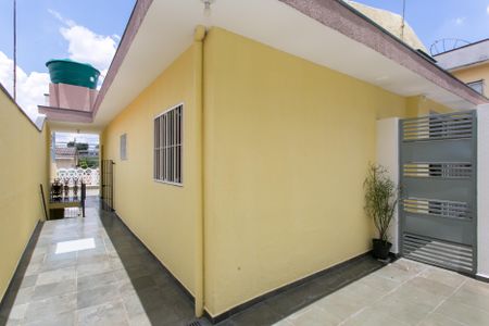 Casa para alugar com 80m², 3 quartos e 2 vagasÁrea Externa - Entrada 
