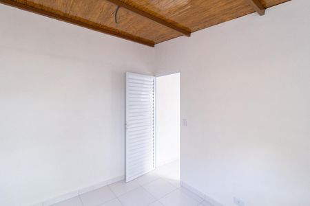 Quarto de casa para alugar com 1 quarto, 28m² em Jardim Ana Estela, Carapicuíba
