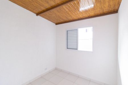 Quarto de casa para alugar com 1 quarto, 28m² em Jardim Ana Estela, Carapicuíba