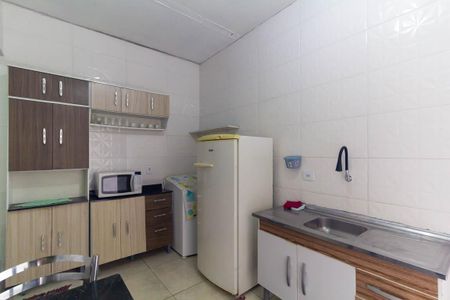 Cozinha de casa para alugar com 1 quarto, 26m² em Jardim Guairaca, São Paulo