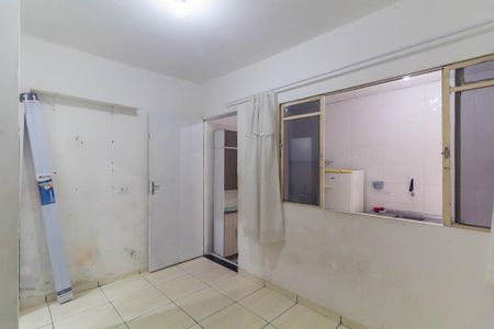 Quarto de casa para alugar com 1 quarto, 26m² em Jardim Guairaca, São Paulo