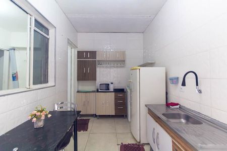 Cozinha de casa para alugar com 1 quarto, 26m² em Jardim Guairaca, São Paulo