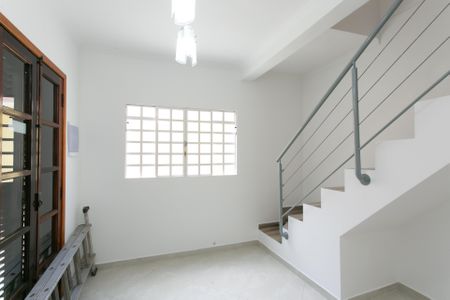 Casa para alugar com 70m², 2 quartos e 1 vagaSala