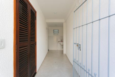 Casa para alugar com 70m², 2 quartos e 1 vagaÁrea de Serviço 