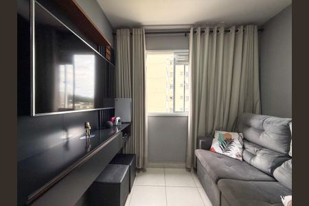 Sala de apartamento para alugar com 2 quartos, 33m² em Parque Fongaro, São Paulo