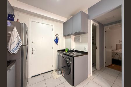 Cozinha de apartamento para alugar com 2 quartos, 33m² em Parque Fongaro, São Paulo
