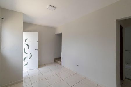 Sala de casa para alugar com 2 quartos, 120m² em Limoeiro, São Paulo