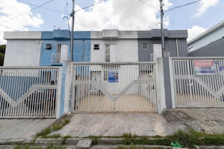 Casa para alugar com 100m², 2 quartos e 1 vaga Casa para alugar com 100m², 2 quartos e 1 vagaFachada + Placa