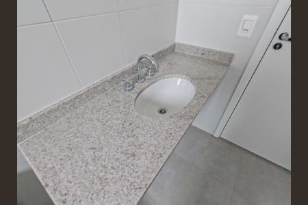 Apartamento à venda com 153m², 3 quartos e 3 vagas Apartamento à venda com 153m², 3 quartos e 3 vagasBanheiro Social