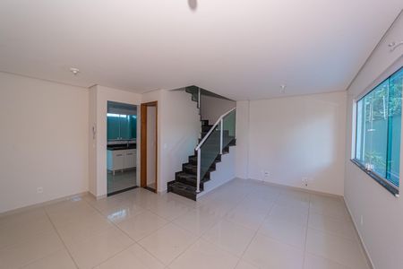 Sala de casa de condomínio à venda com 3 quartos, 162m² em Vila Ré, São Paulo