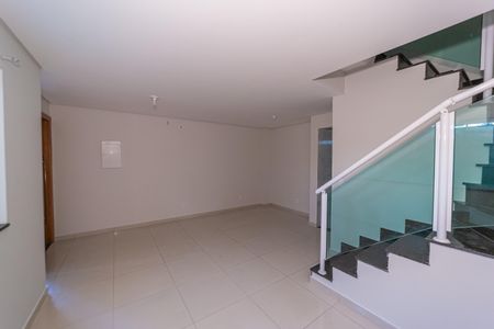 Sala de casa de condomínio à venda com 3 quartos, 162m² em Vila Ré, São Paulo