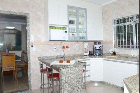 Casa para alugar com 302m², 3 quartos e 2 vagasCozinha