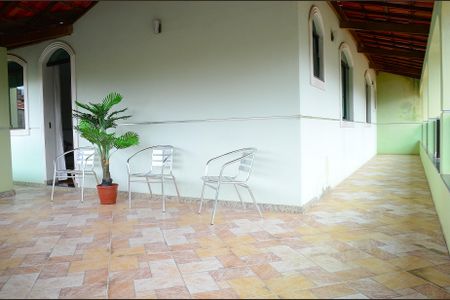 Casa para alugar com 302m², 3 quartos e 2 vagasVaranda