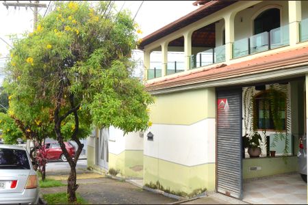 Casa para alugar com 302m², 3 quartos e 2 vagasFachada