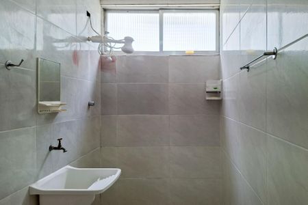 Studio para alugar com 23m², 0 quarto e 1 vaga Studio para alugar com 23m², 0 quarto e 1 vagaBanheiro