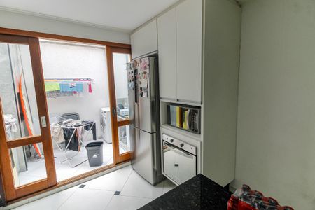 Casa de condomínio à venda com 100m², 2 quartos e 2 vagasCozinha - Armários