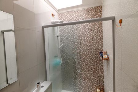 Casa de condomínio à venda com 100m², 2 quartos e 2 vagasBanheiro da Suíte 1