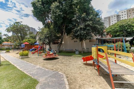 Casa de condomínio à venda com 100m², 2 quartos e 2 vagasÁrea comum - Playground