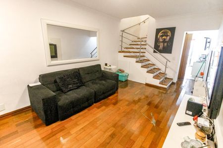 Casa de condomínio à venda com 100m², 2 quartos e 2 vagasSala