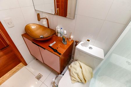 Casa de condomínio à venda com 100m², 2 quartos e 2 vagasBanheiro da Suíte 1