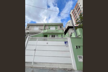 Casa à venda com 109m², 3 quartos e 2 vagasFachada
