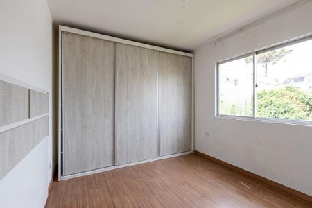 Quarto 1 de apartamento para alugar com 2 quartos, 57m² em Novo Mundo, Curitiba