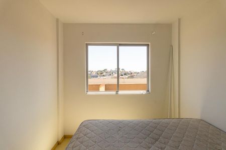 Quarto 2 de apartamento para alugar com 2 quartos, 57m² em Novo Mundo, Curitiba
