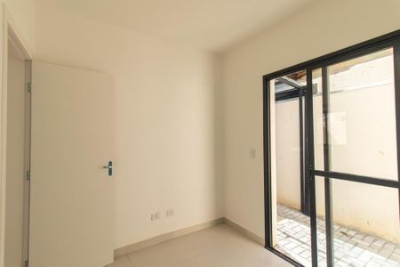 Quarto 1 de apartamento para alugar com 1 quarto, 57m² em Novo Mundo, Curitiba