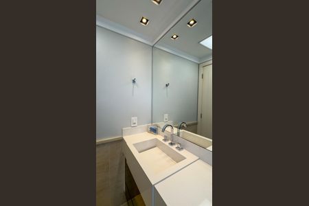 Apartamento à venda com 117m², 2 quartos e 2 vagas Apartamento à venda com 117m², 2 quartos e 2 vagasBanheiro da Suíte 2