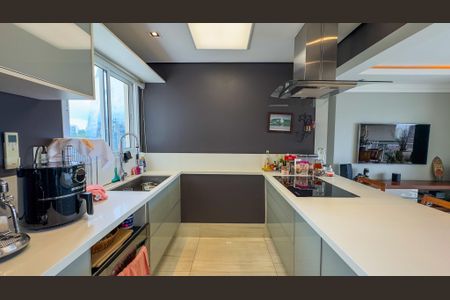 Apartamento à venda com 117m², 2 quartos e 2 vagas Apartamento à venda com 117m², 2 quartos e 2 vagasCozinha