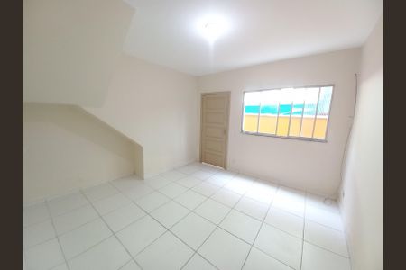 Sala de apartamento para alugar com 2 quartos, 60m² em Parque Sao Vicente, São Vicente