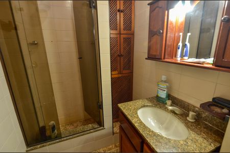 Apartamento para alugar com 200m², 3 quartos e 1 vaga Apartamento para alugar com 200m², 3 quartos e 1 vagaBanheiro Social