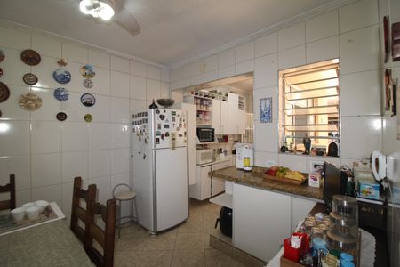 Casa à venda com 170m², 3 quartos e 2 vagasCozinha