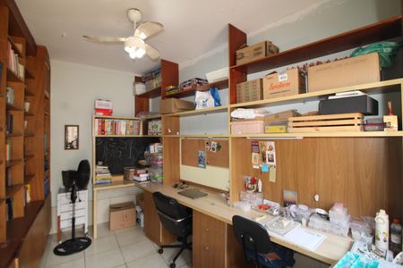 Casa à venda com 170m², 3 quartos e 2 vagasEscritório