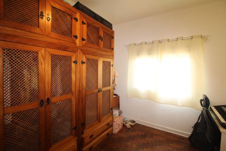 Casa à venda com 170m², 3 quartos e 2 vagasQuarto 2