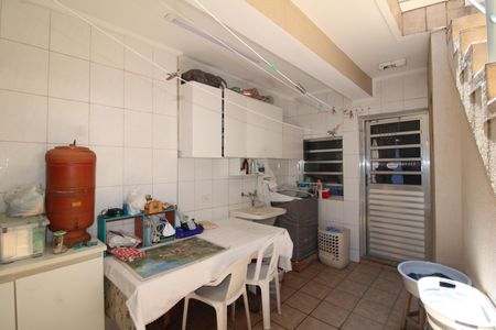 Casa à venda com 170m², 3 quartos e 2 vagasÁrea de Serviço