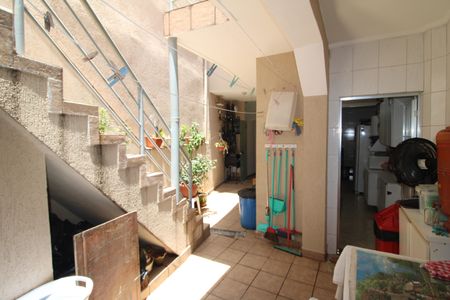 Casa à venda com 170m², 3 quartos e 2 vagasÁrea de Serviço