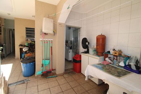 Casa à venda com 170m², 3 quartos e 2 vagasÁrea de Serviço