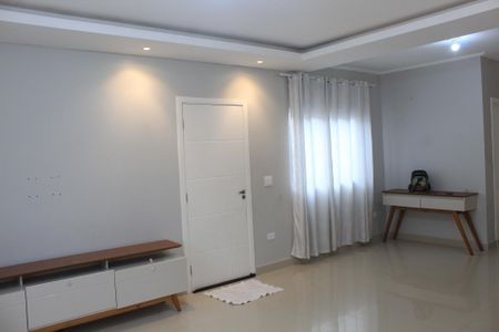 Sala de casa para alugar com 3 quartos, 125m² em Chácara Canta Galo, Cotia