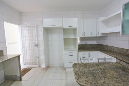 Casa para alugar com 480m², 5 quartos e 4 vagasCozinha