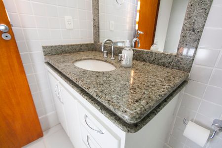 Casa para alugar com 480m², 5 quartos e 4 vagasBanheiro Social