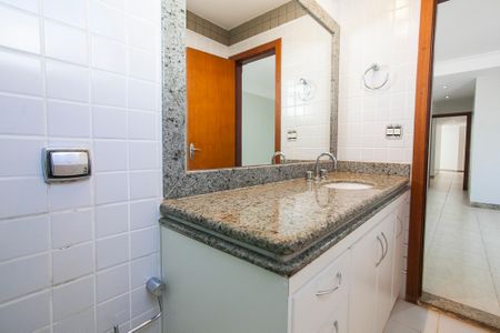 Casa para alugar com 480m², 5 quartos e 4 vagasBanheiro da Suite 1