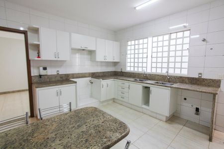 Casa para alugar com 480m², 5 quartos e 4 vagasCozinha