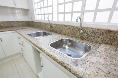 Casa para alugar com 480m², 5 quartos e 4 vagasCozinha