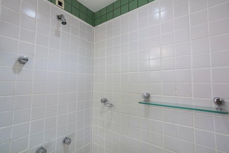 Casa para alugar com 480m², 5 quartos e 4 vagasBanheiro Social